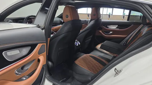 Mercedes-Benz AMG GT 4 43 4MATIC+ 2021 26
