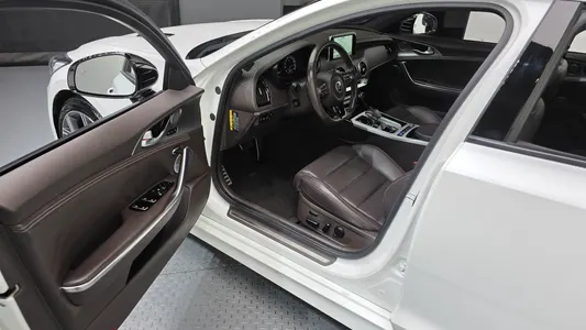 Kia Stinger 3.3 AWD 2017 10