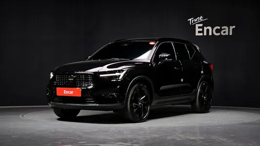 Volvo XC40 B4 2025