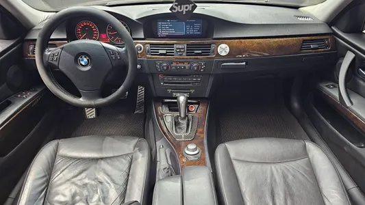 BMW 3 Series (E90) 320i 2005 7