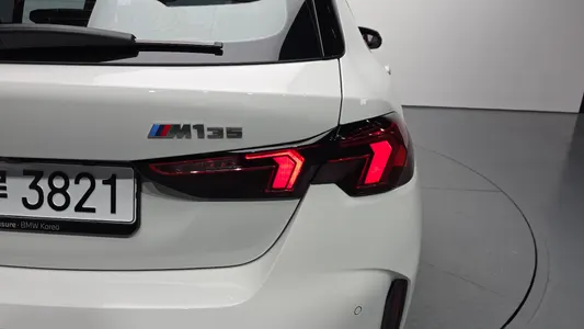 BMW 1 Series (F70) M135 xDrive 2025 23