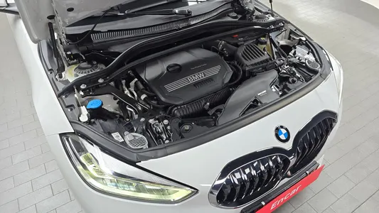 BMW 1 Series (F40) 120i 2022 6