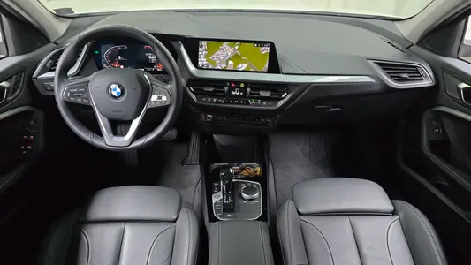 BMW 1 Series (F40) 120i 2022 7