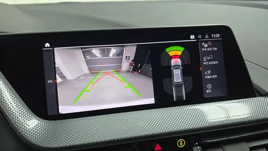 BMW 1 Series (F40) 120i 2022 14