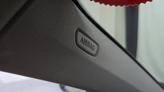 BMW 1 Series (F40) 120i 2022 29
