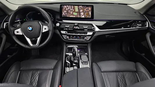 BMW 5 Series (G30) 530e 2021 7