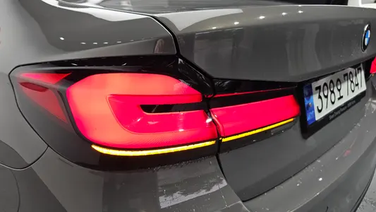 BMW 5 Series (G30) 530e 2021 23