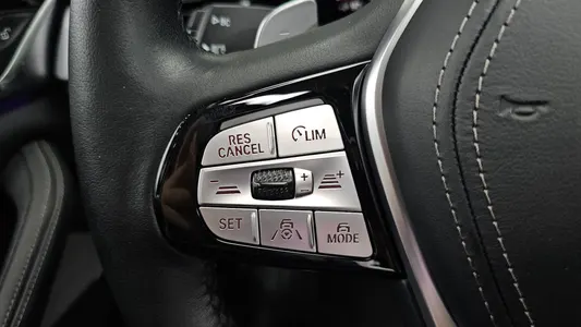 BMW 5 Series (G30) 530e 2021 34