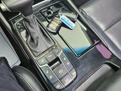 Kia K7 3.0 LPI () 2017 10
