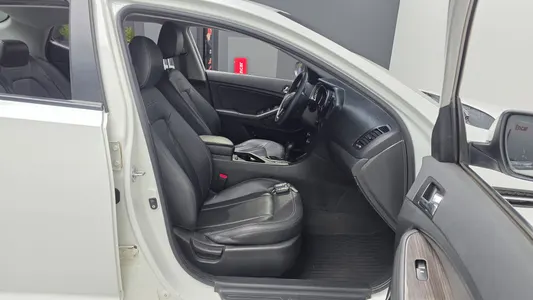 Kia K5 2.0 2012 11