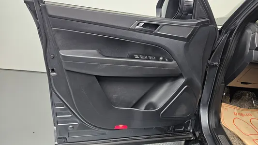KG Mobility 렉스턴 스포츠 칸 2.2 4WD 2021 24