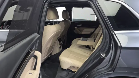 Audi Q5 (FY) 40 TDI 2022 26