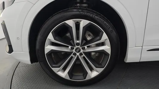 Audi Q8 (4M) 55 TFSI 2025 5