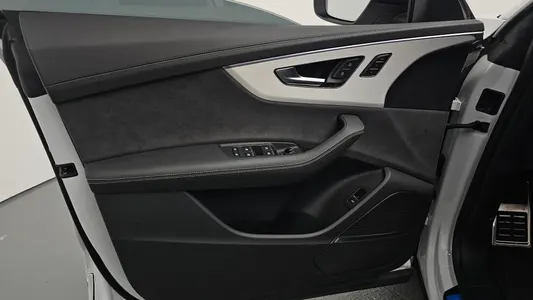Audi Q8 (4M) 55 TFSI 2025 24