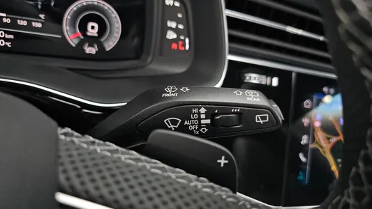 Audi Q8 (4M) 55 TFSI 2025 32