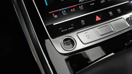 Audi Q8 (4M) 55 TFSI 2025 36