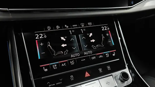 Audi Q8 (4M) 55 TFSI 2025 27