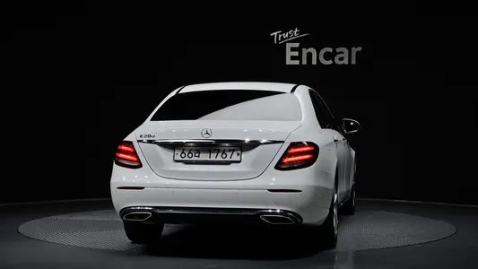 Mercedes-Benz E-Class W213 E200 2016 4