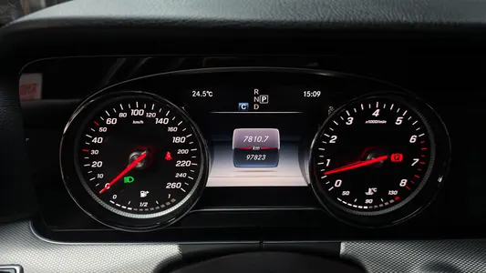 Mercedes-Benz E-Class W213 E200 2016 8