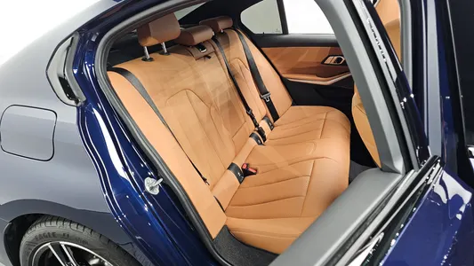 BMW 3 Series (G20) 320i M 2025 11