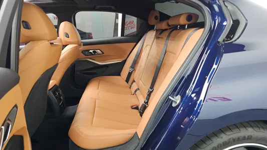 BMW 3 Series (G20) 320i M 2025 12