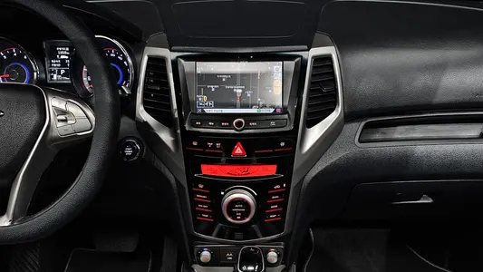 KG Mobility Tivoli LX 2WD 2015 14