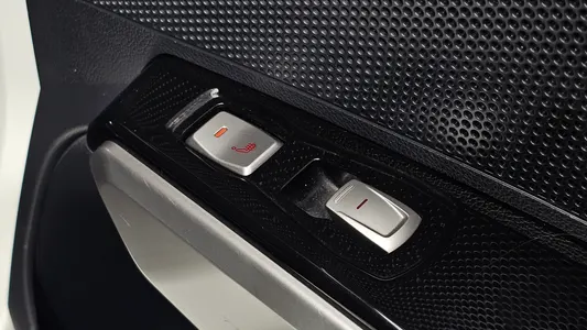 KG Mobility Tivoli LX 2WD 2015 17