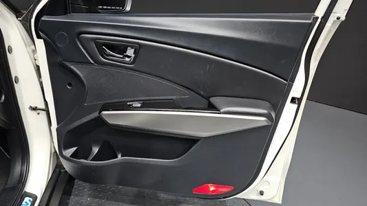 KG Mobility Tivoli LX 2WD 2015 28