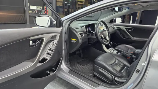 Hyundai MD M16 GDI 2012 10