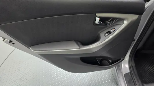 Hyundai MD M16 GDI 2012 25