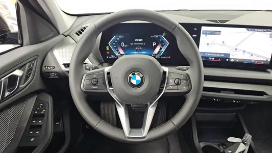 BMW 1 Series (F70) 120 2025 17