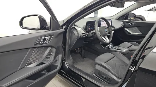 BMW 1 Series (F70) 120 2025 10