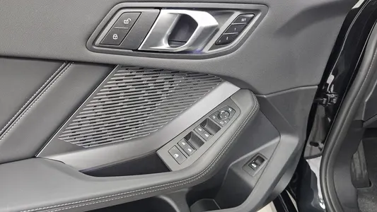 BMW 1 Series (F70) 120 2025 35