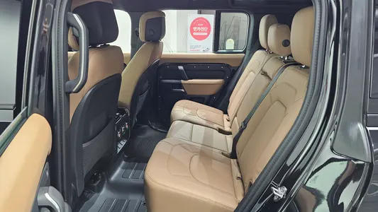 Land Rover (L663) 110 D300 X- HSE 2026 4