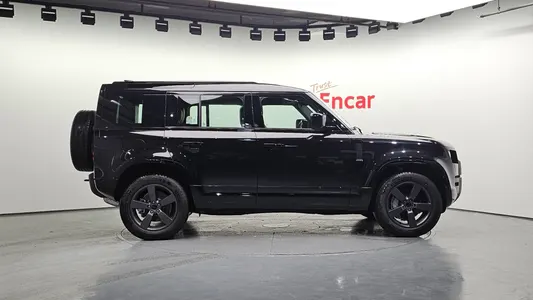Land Rover (L663) 110 D300 X- HSE 2026 5