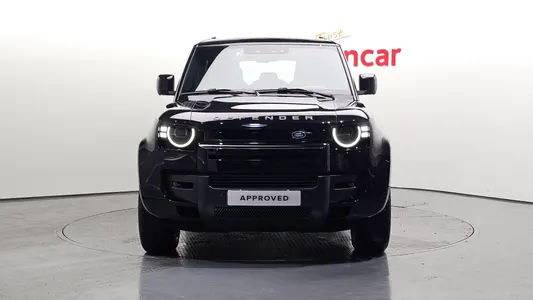 Land Rover (L663) 110 D300 X- HSE 2026 7