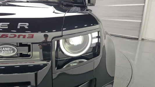 Land Rover (L663) 110 D300 X- HSE 2026 17