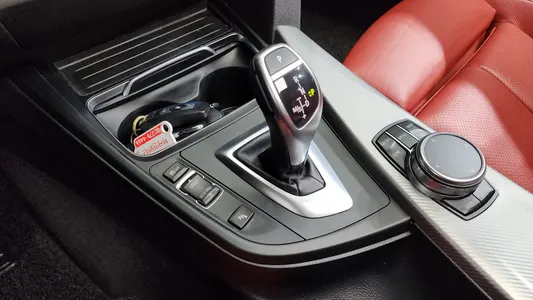 BMW 3 Series (F30) 330i M 2018 9