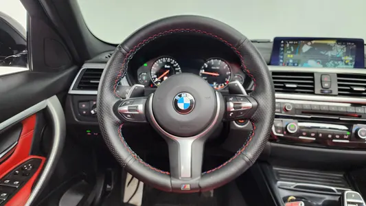 BMW 3 Series (F30) 330i M 2018 12