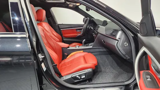 BMW 3 Series (F30) 330i M 2018 26