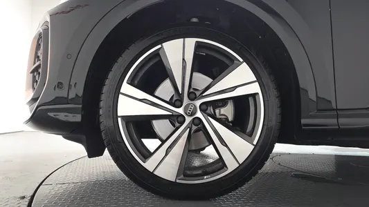 Audi Q5 (80A) 45 TFSI S Line 2025 4