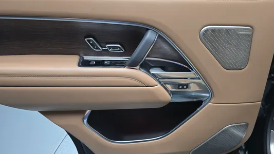 Land Rover 5 P530 AB LWB 2023 25