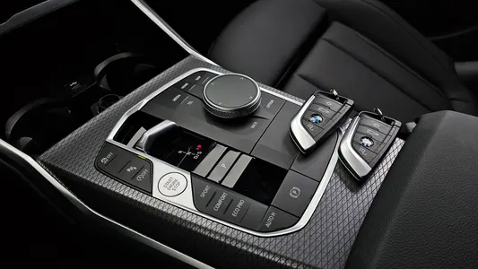BMW 3 Series (G20) 320i M 2026 9