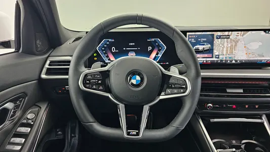 BMW 3 Series (G20) 320i M 2026 13