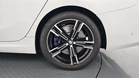 BMW 3 Series (G20) 320i M 2026 21