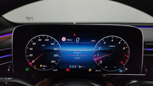 Mercedes-Benz E-Class W214 E300 4MATIC 2024 8