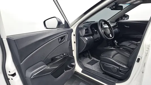 KG Mobility 베리 티볼리 1.5 2WD 2022 10