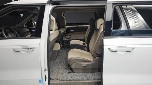Kia Carnival 9 2022 11