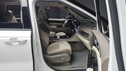 Kia Carnival 9 2022 26
