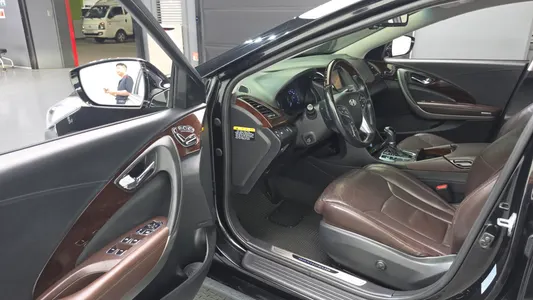 Hyundai Grandeur HG HG300 2015 10